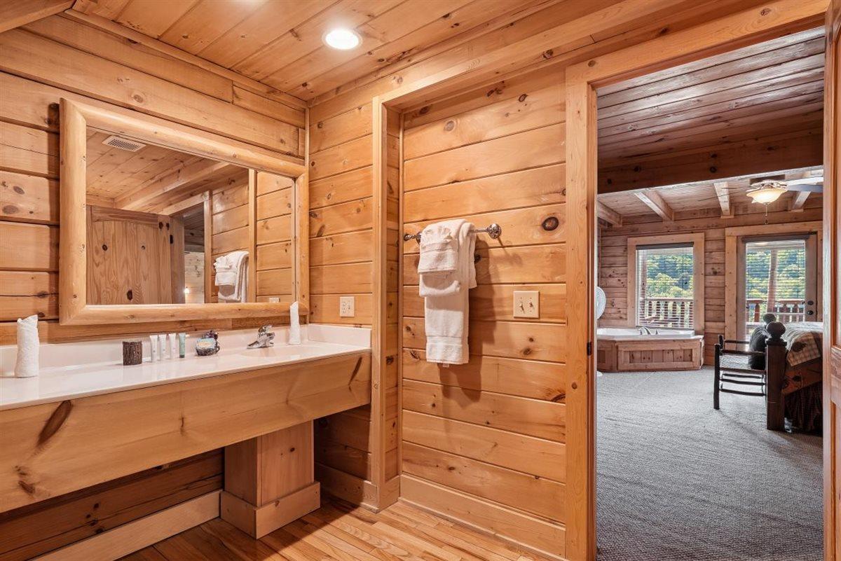Upper Level 1Bath
