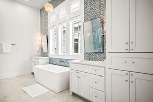 Primary King Bathroom, 1st Floor