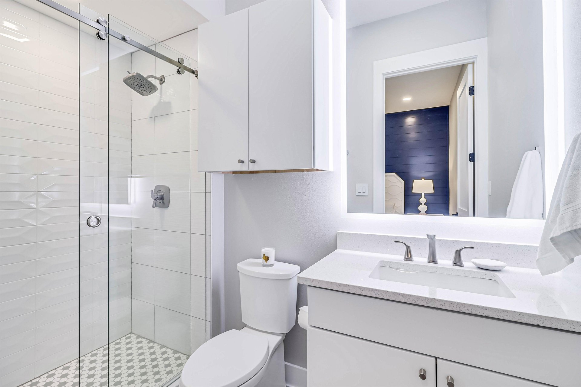 Blue King Bathroom, 2nd Floor