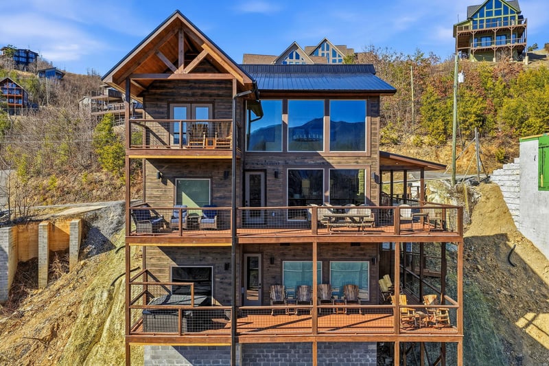 lecontelookoutpoollodgedrone2