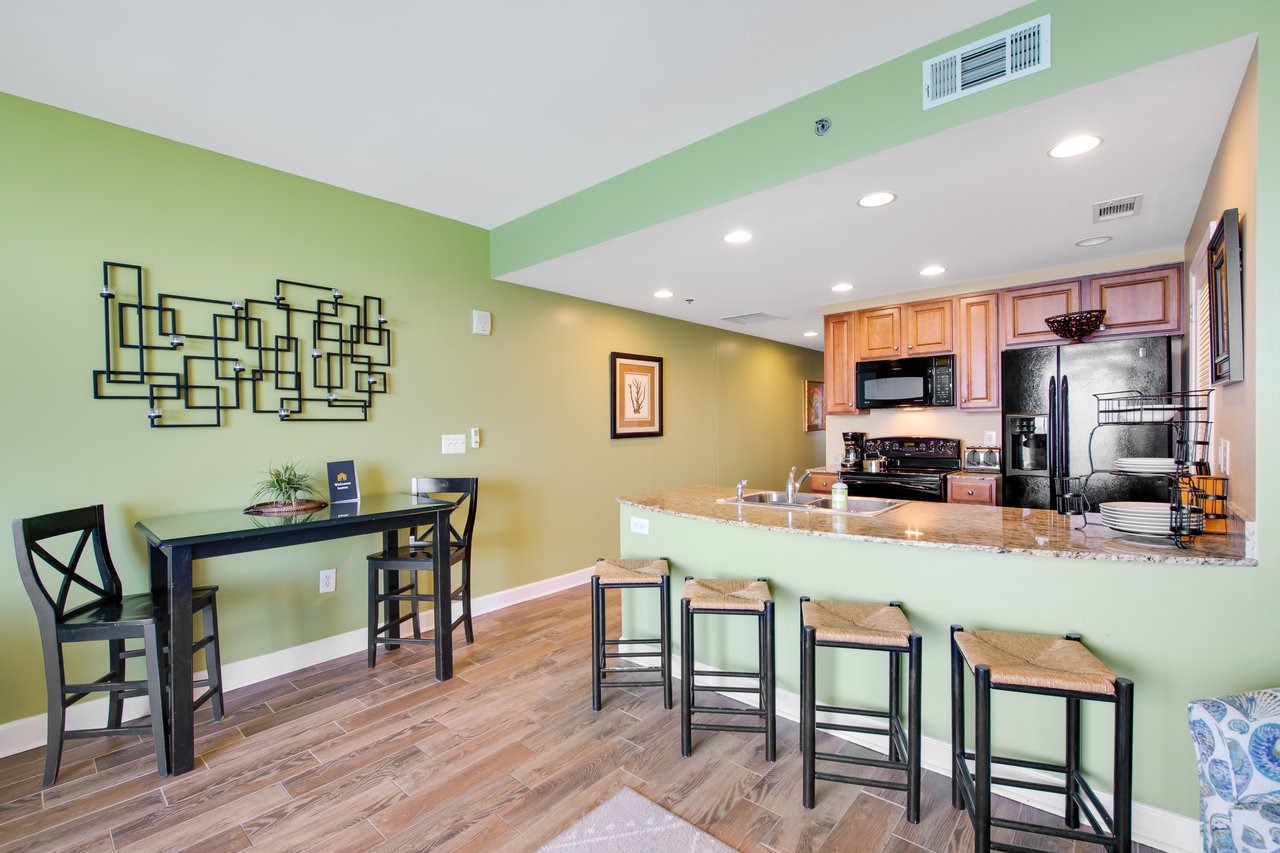 Splash Resort 1404W 5