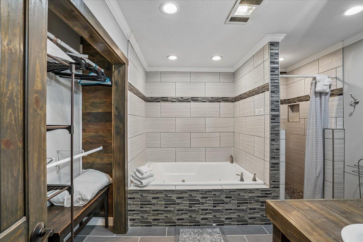 030Primary Bath