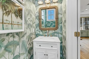 Powder Room, 1st Floor