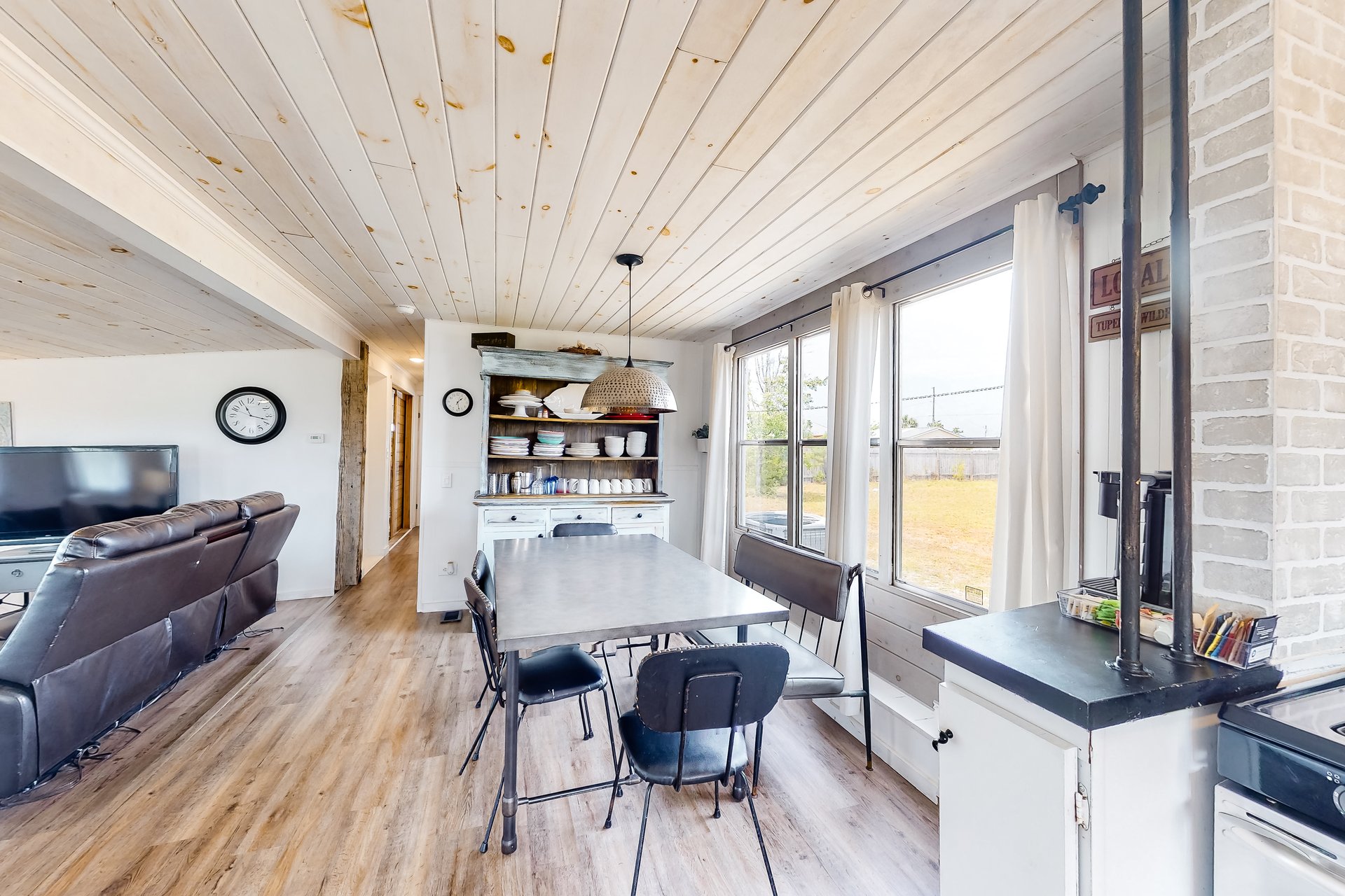 3rd Street Beach Retreat 7