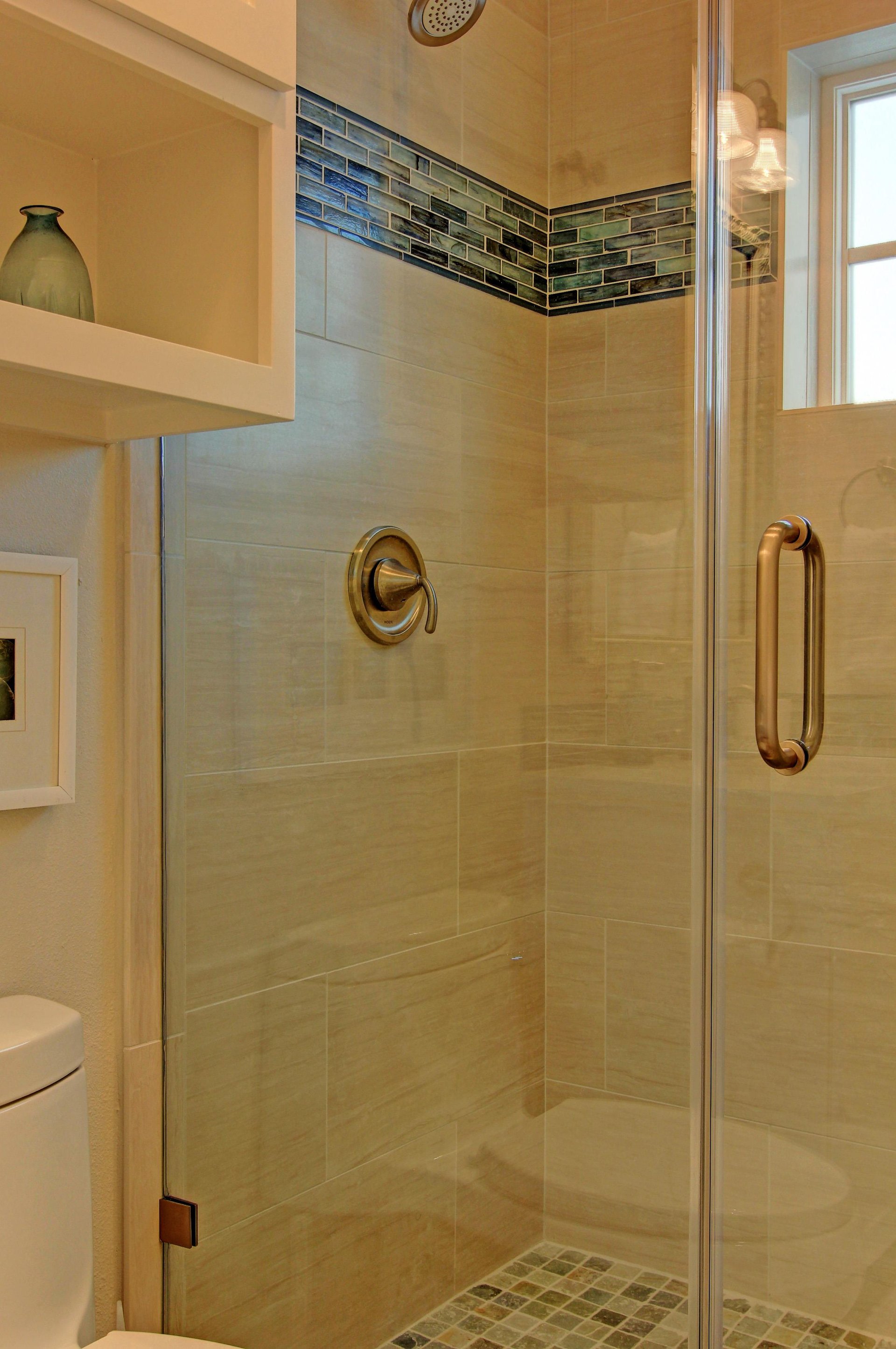 Fourth King Bathroom, 1st Floor