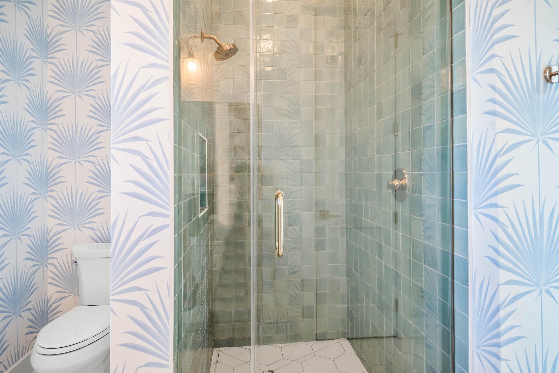 Primary King Bathroom, 1st Floor