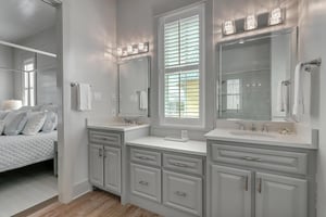 Primary King Bathroom, 2nd Floor