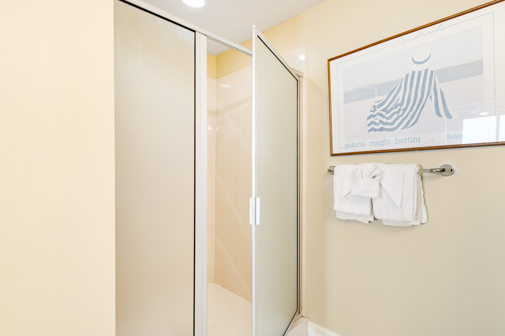 Splash Resort 907E 16