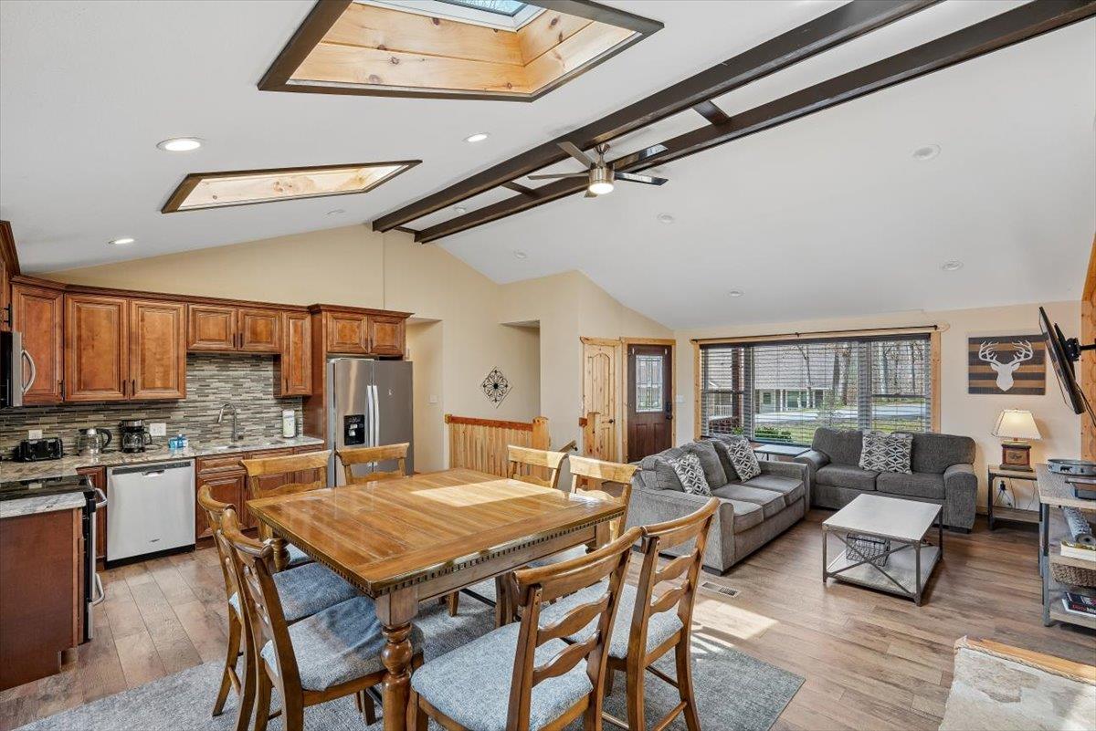 16Dining Room