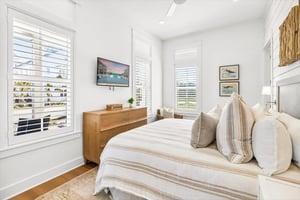 1st Floor, King Bedroom