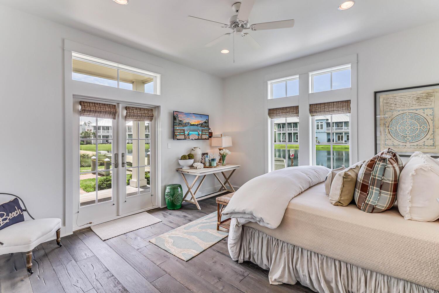 Primary King Suite with Lake Views, 1st Floor