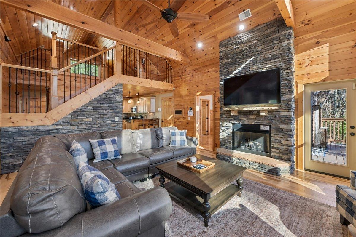 11Living Room