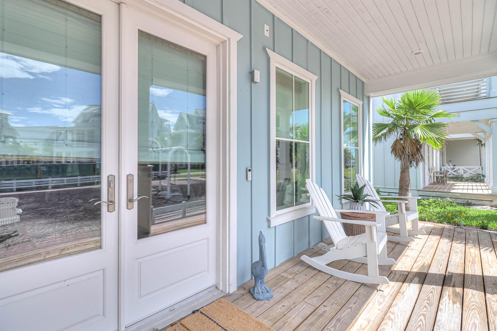 Front Patio on Long Park
