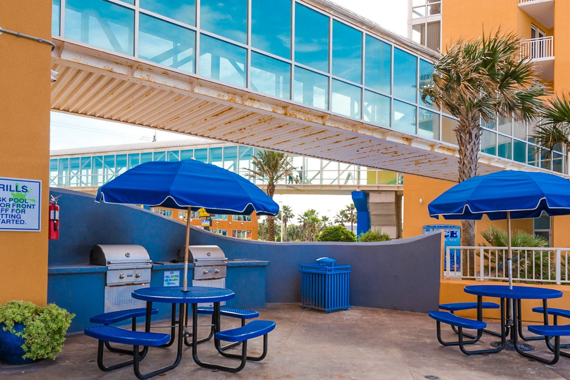 Splash Resort 1902W 22