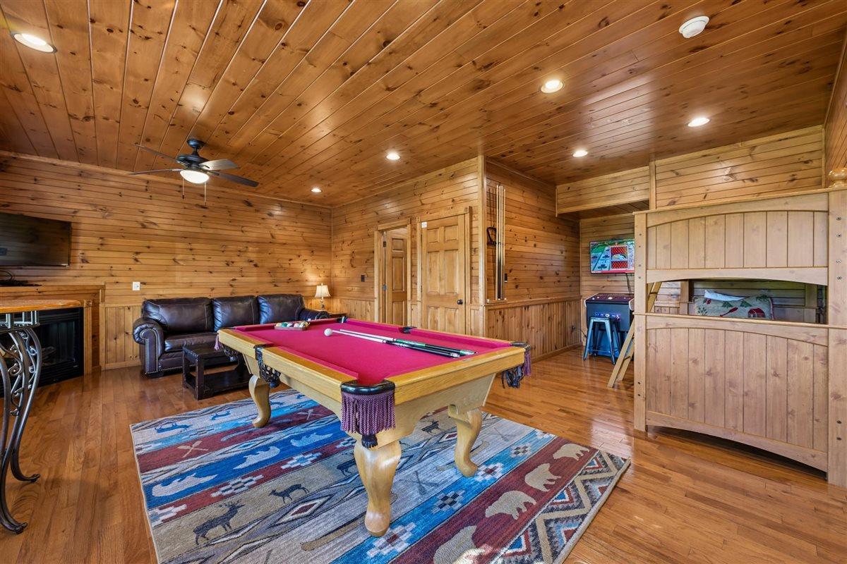 43Recreation Room
