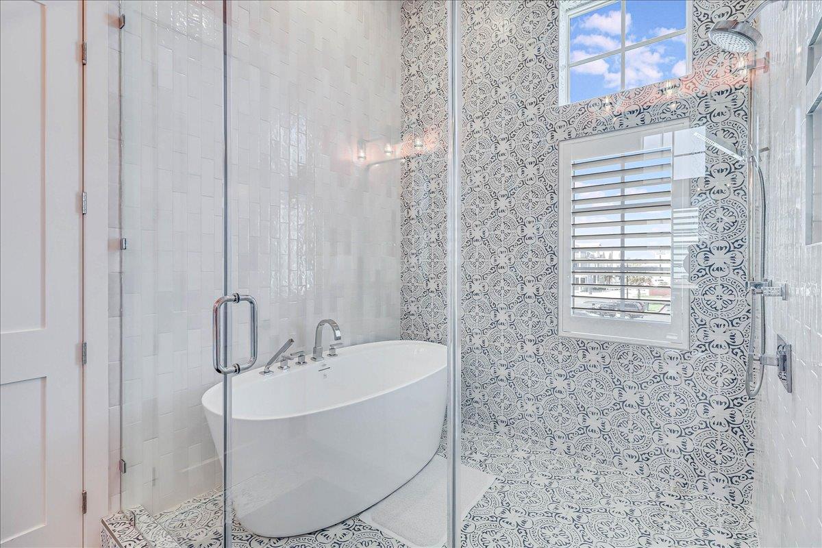 Primary King Bathroom, 2nd Floor