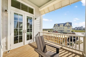 First Queen Balcony, 2nd Floor
