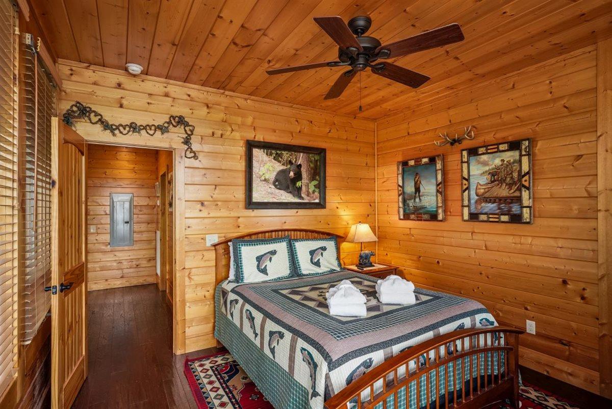 047Bedroom