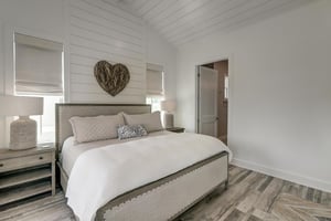 2nd Floor King Primary Suite