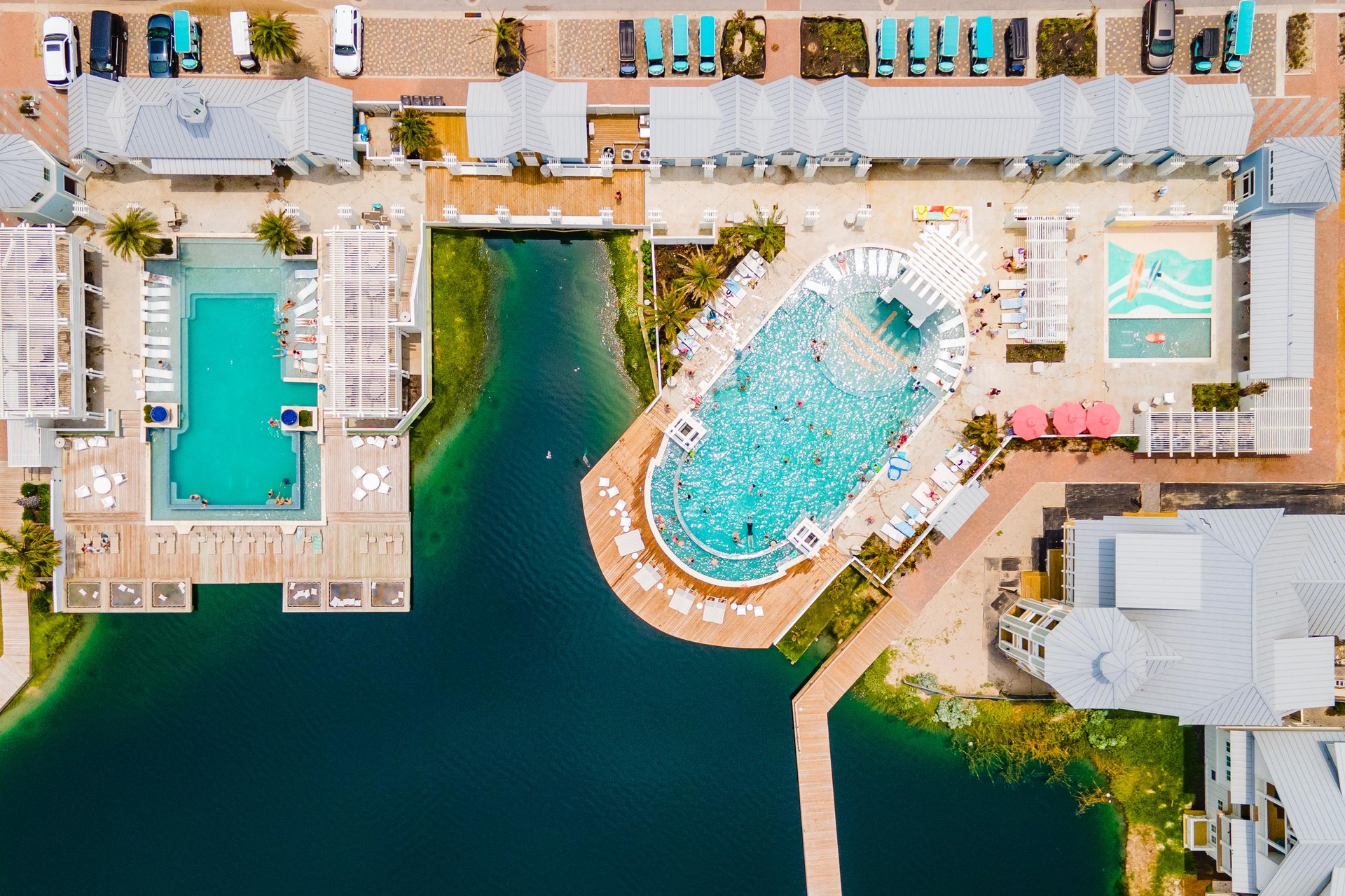 Cabana and Splish Splash Pools, Coastline Grill  Cinnamon Shore