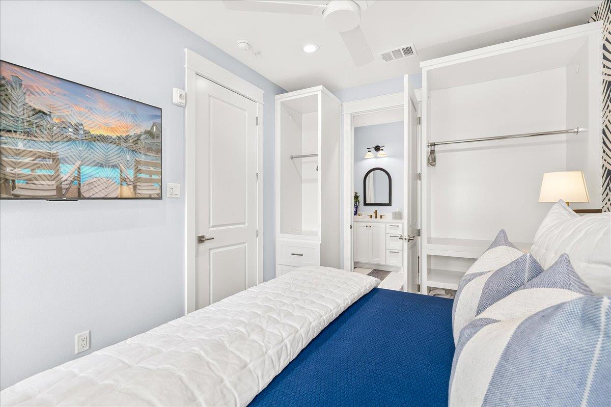 Primary King Bedroom, 1st Floor