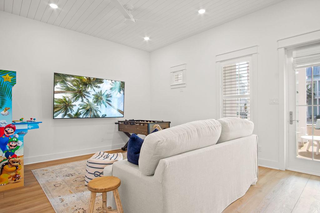 Living Area, 1st Floor