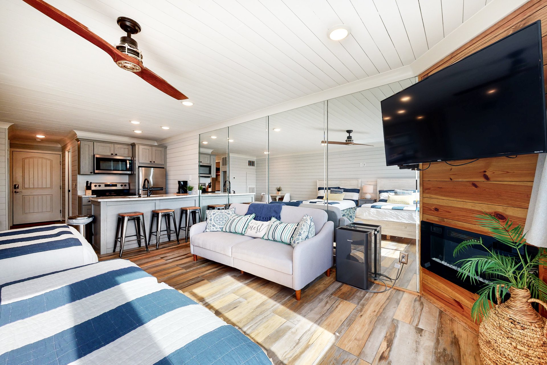 Top of the Gulf 707 9