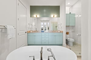 Primary King Bathroom, 2nd Floor