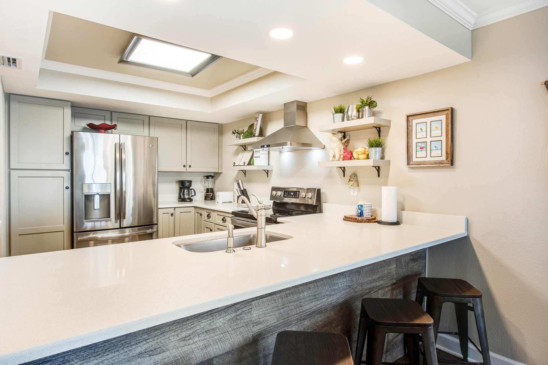 Regency Towers W 701 14