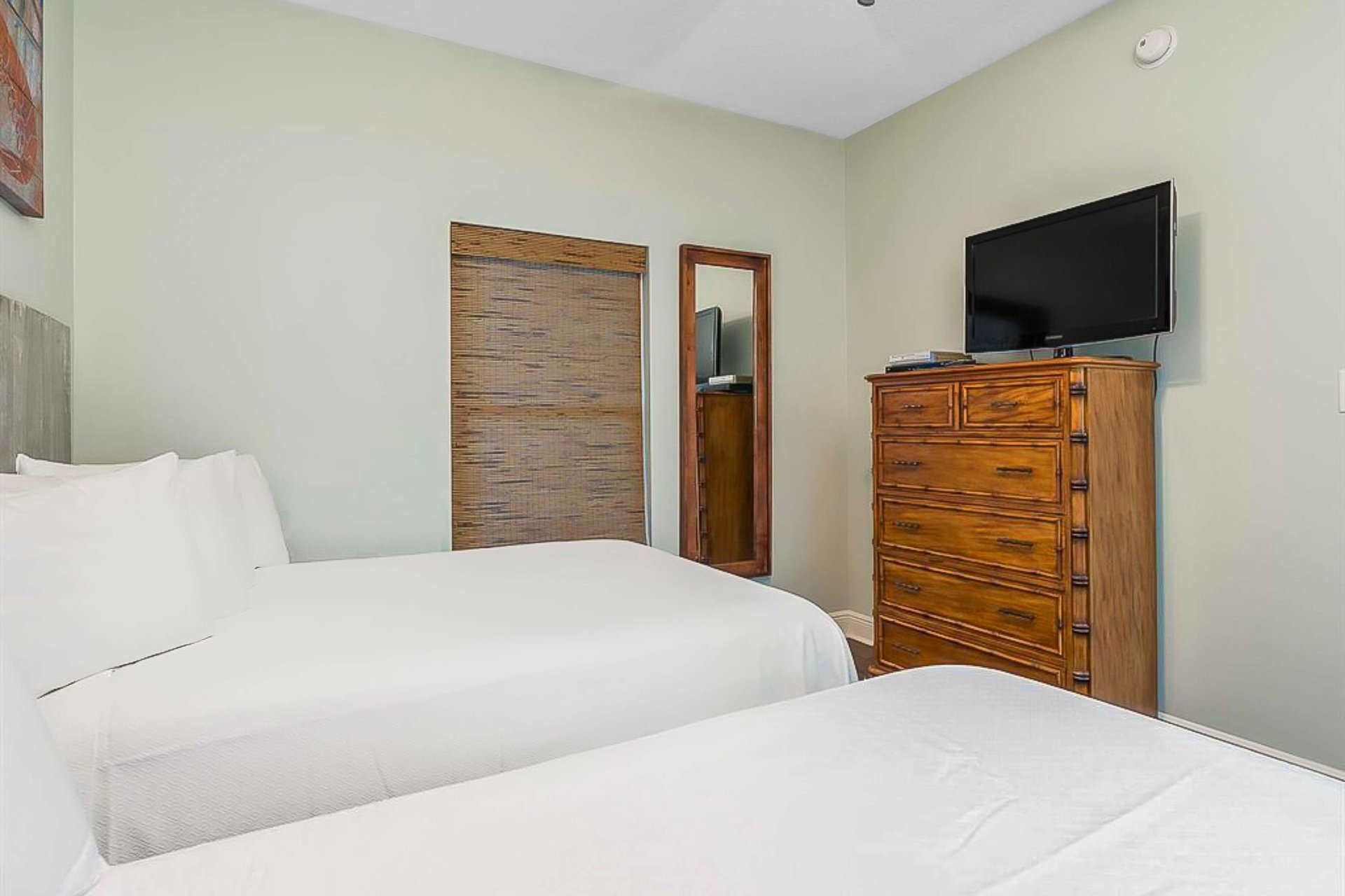 Crystal Shores 604 17