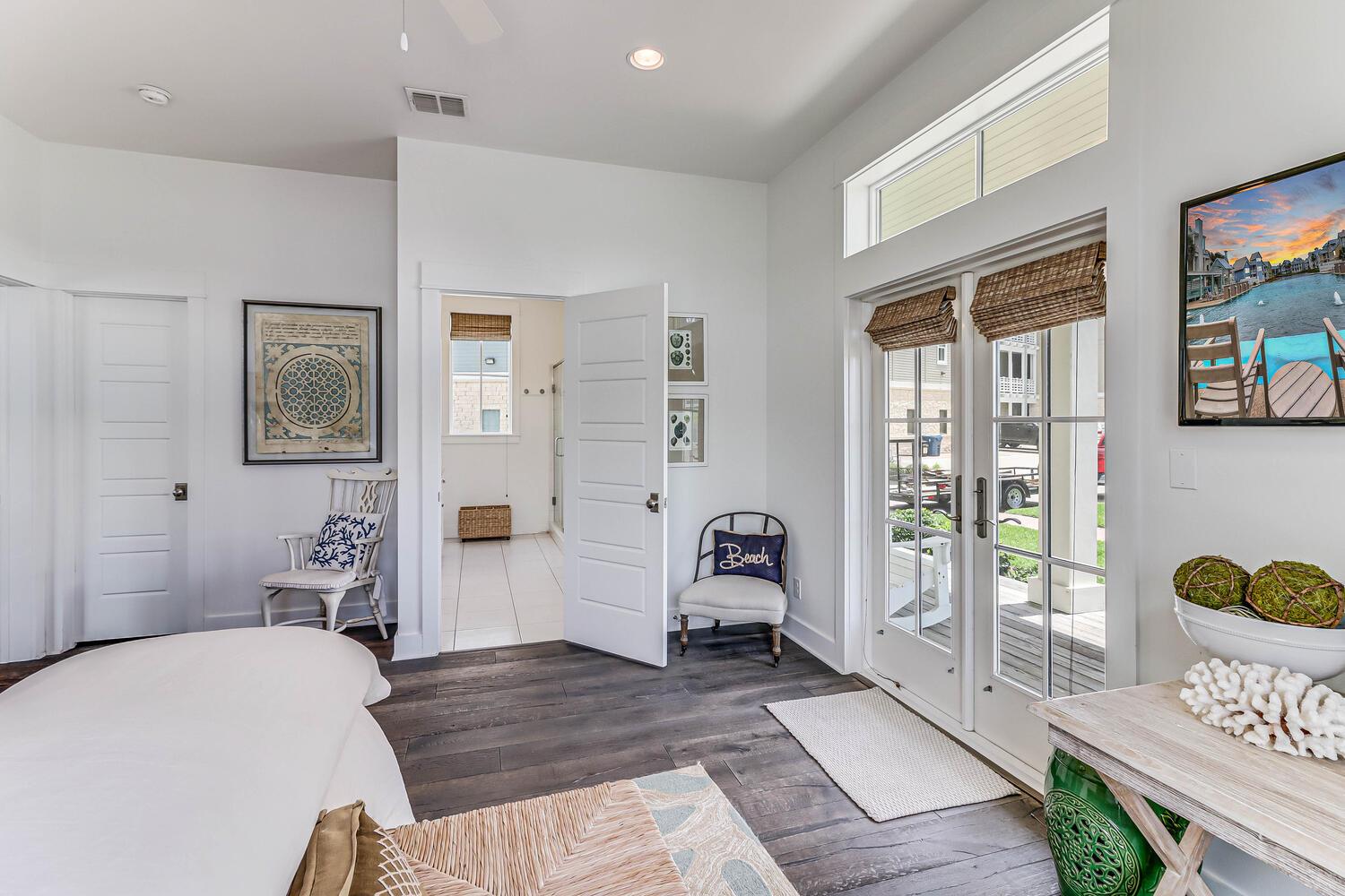 Primary King Suite with Lake Views, 1st Floor