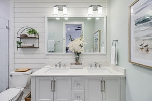 Primary King Bathroom, 2nd Floor