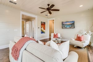 Sitting Area, 1st Floor