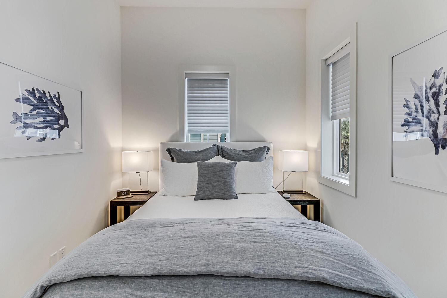 Queen Bedroom, 2nd Floor