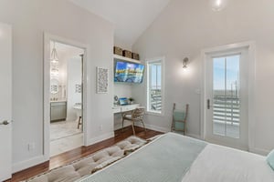 Primary King, 2nd Floor