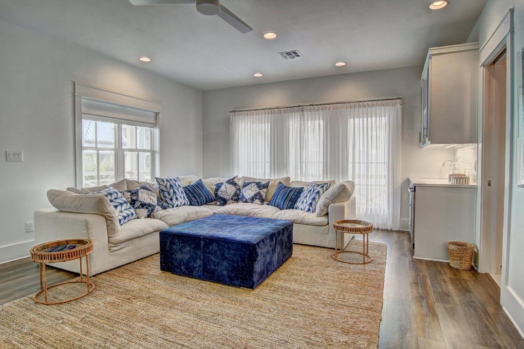 Living Area, 2nd Floor