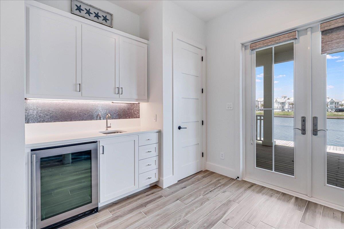 Bunk Suite Beverage Center, 1st Floor