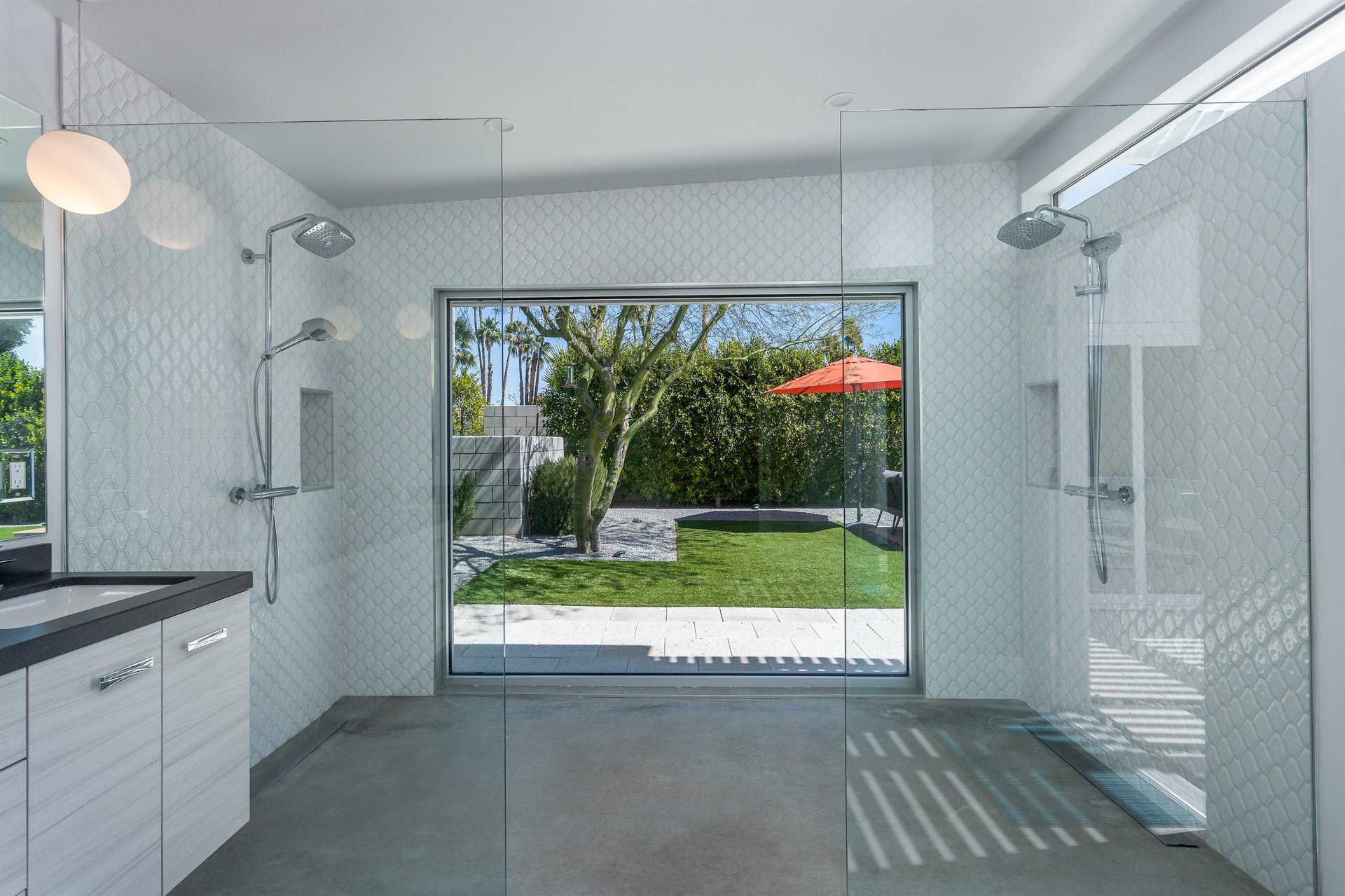 Luxurious bathroom fixtures