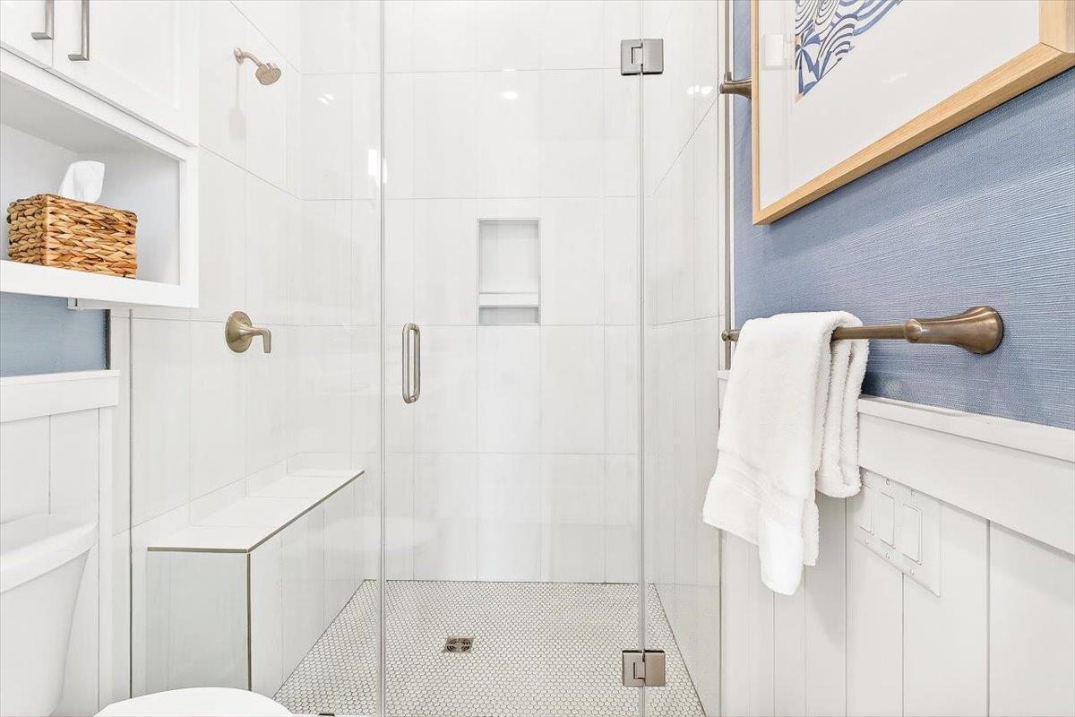 2nd Floor, First King Bathroom
