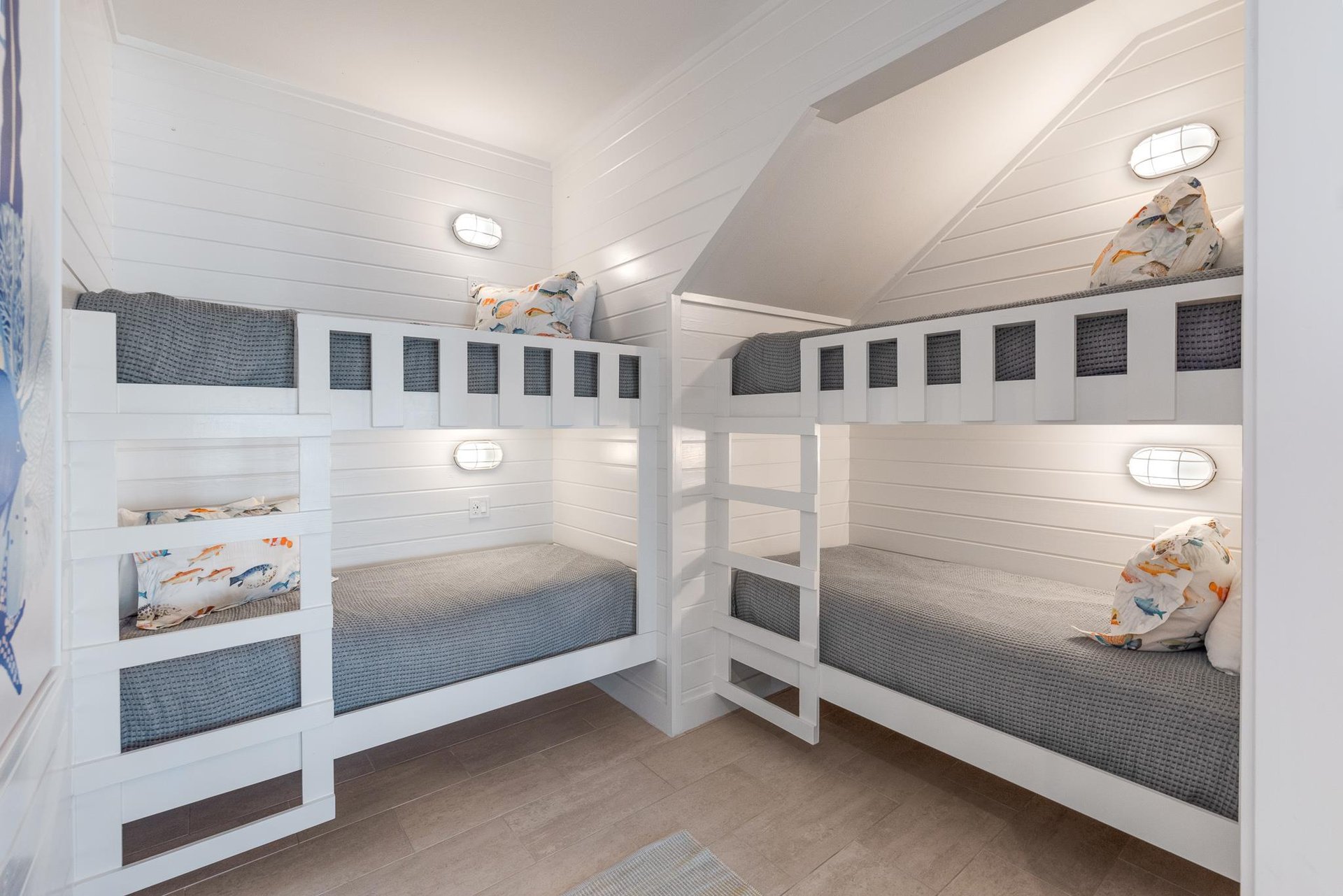 1st Floor, Open Bunks