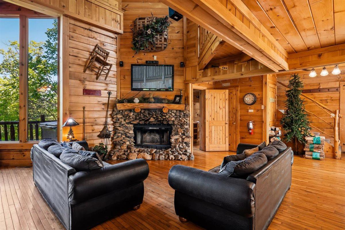 06Living Room