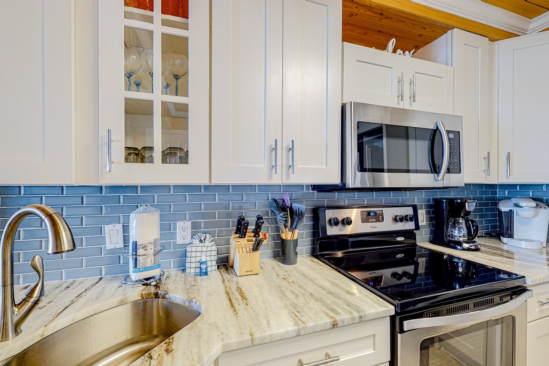 Costa Del Sol A7 Livin it Up 10