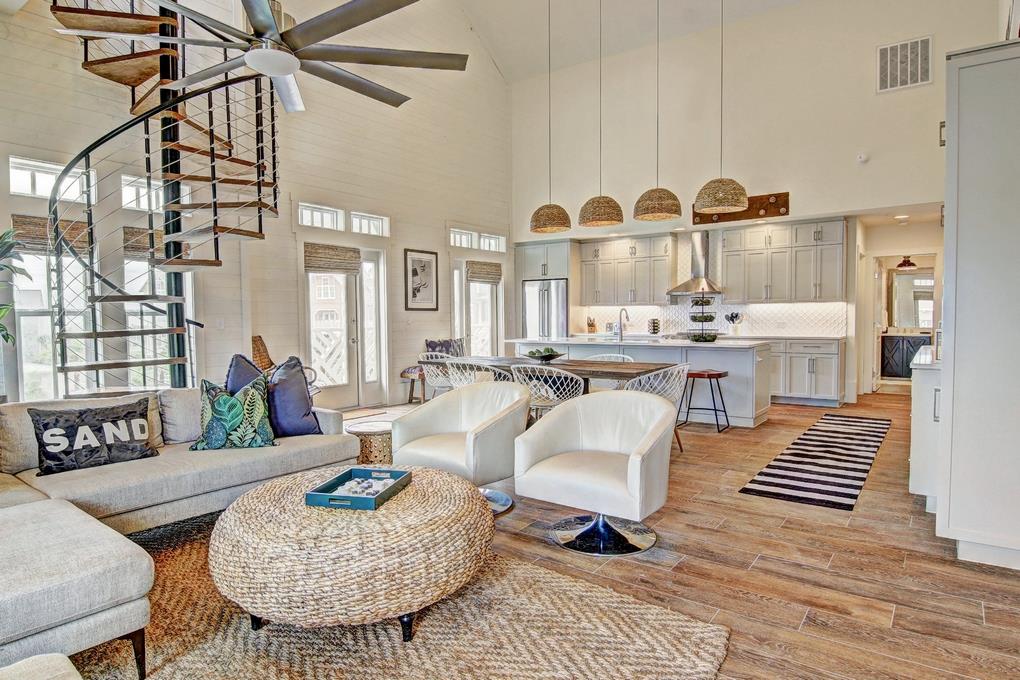 Living Area, 3rd Floor