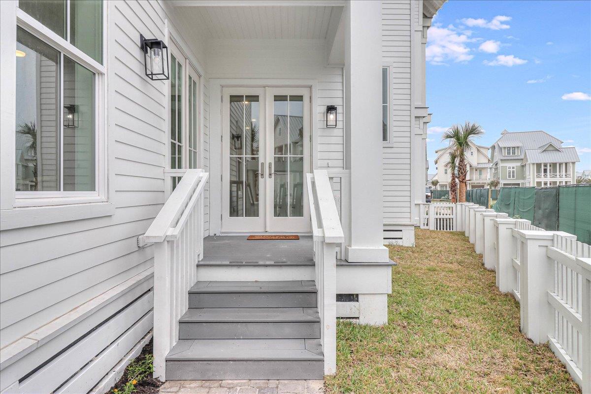 Entry Deck, 1st Floor