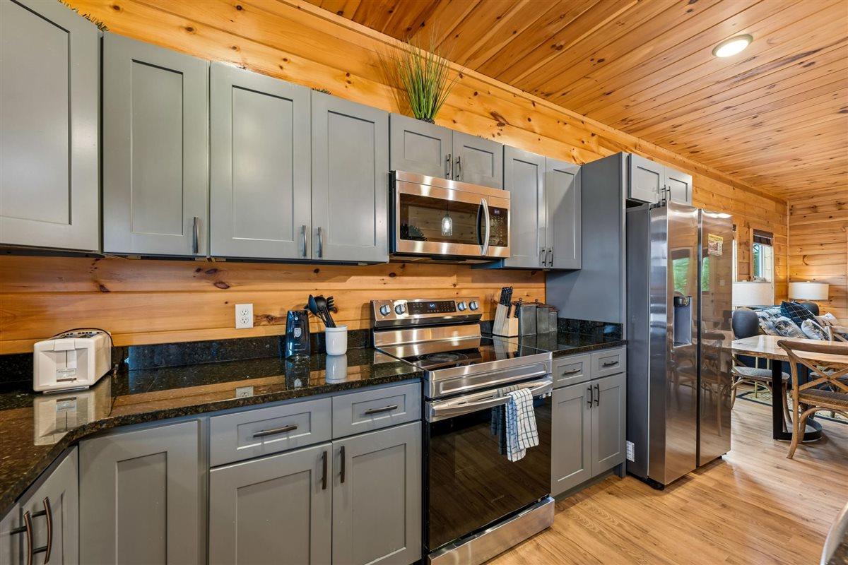 12Kitchen