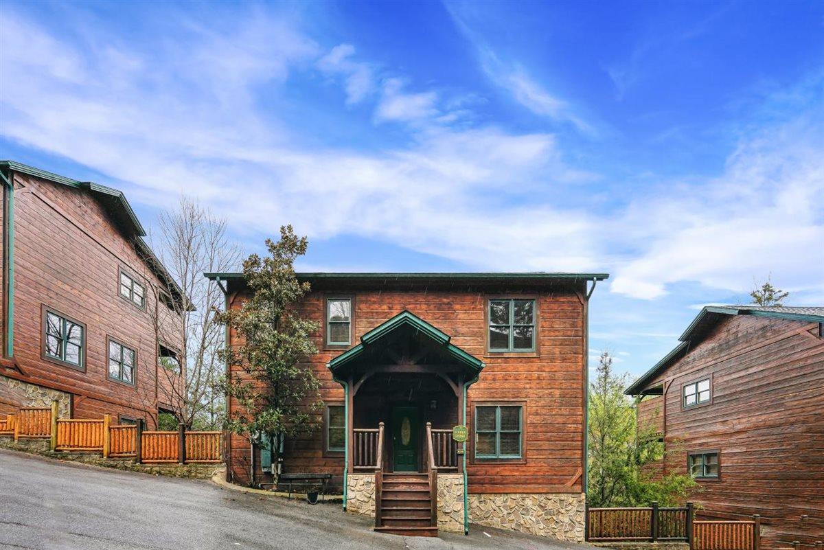 01Front Elevation