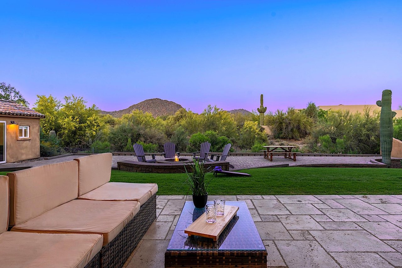 Gorgeous mountain views from the backyard