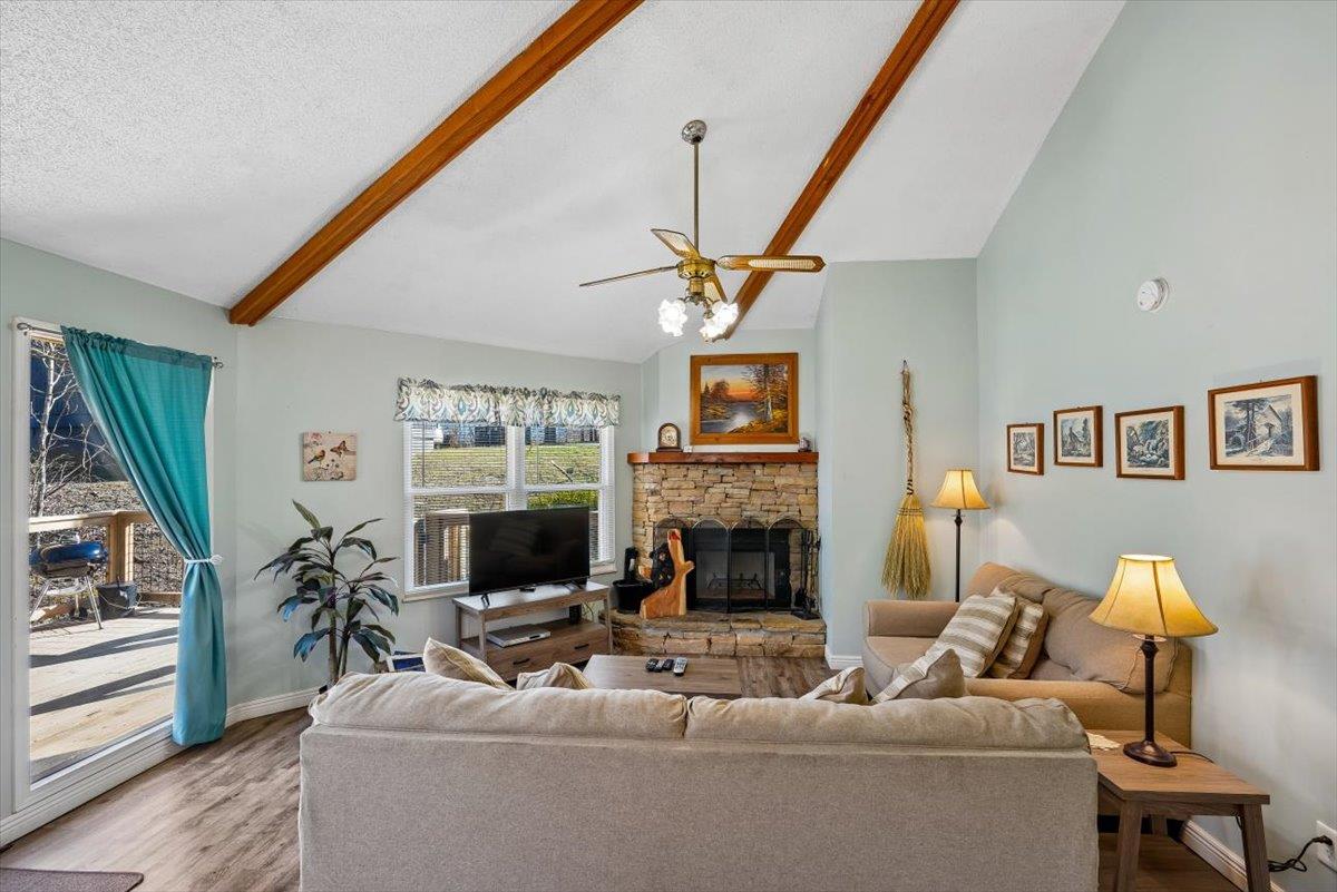 05Living Room