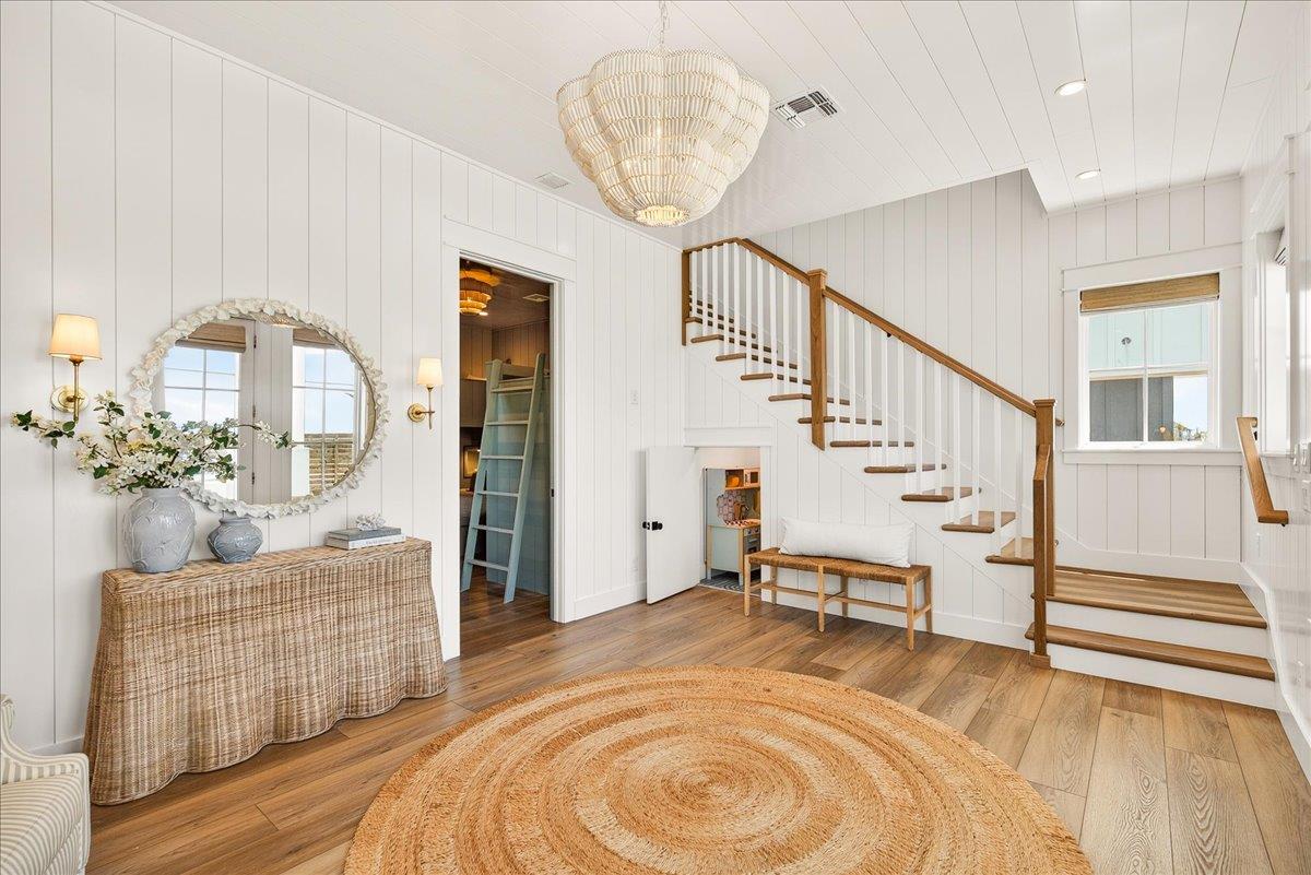 Foyer, 1st Floor