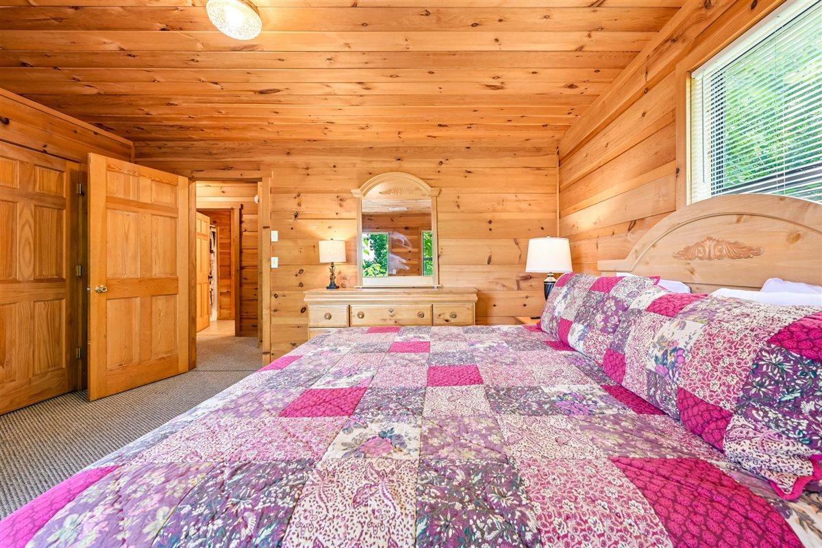 064Bedroom